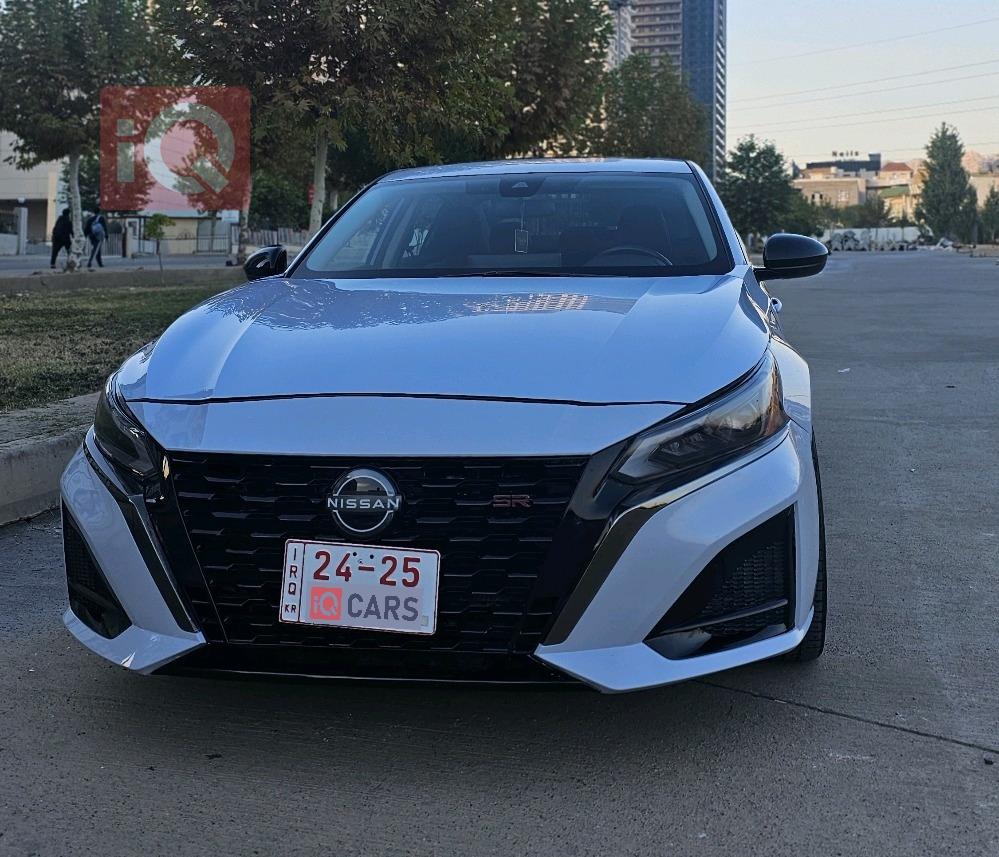 نيسان ألتيما